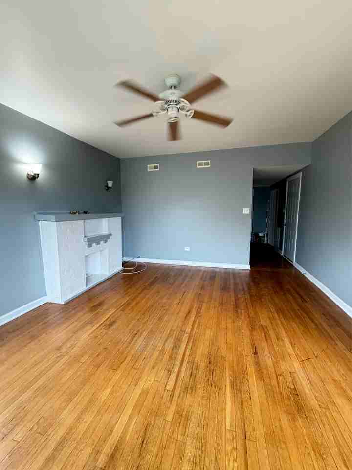 6922 6922 South Vernon AvenueUnit 3 #6922-3 - Photo 4 of 11