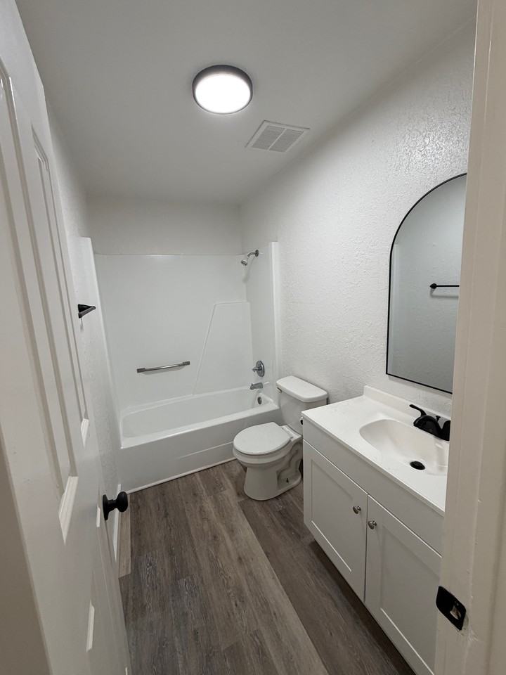 567 N Cherokee St #2 - Photo 5 of 7