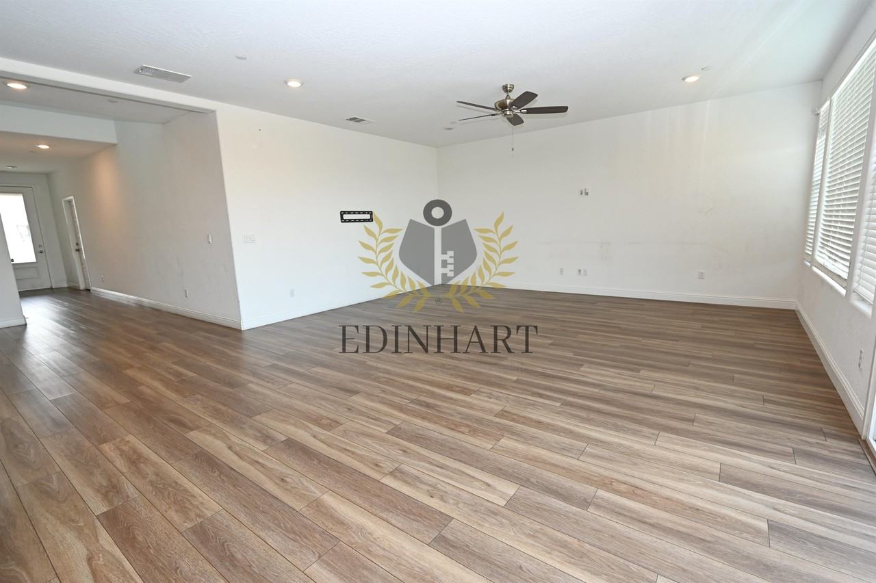 177 N Laverne Ave #1 - Photo 7 of 33