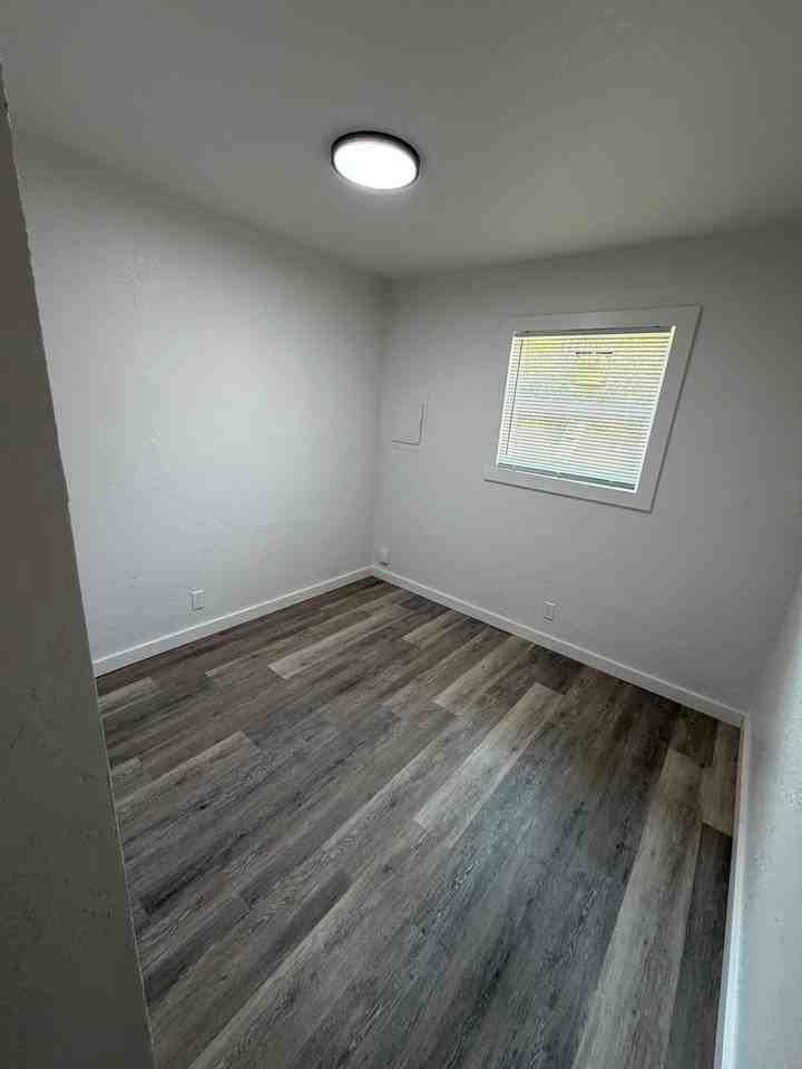 565 N Cherokee St #1 - Photo 6 of 7