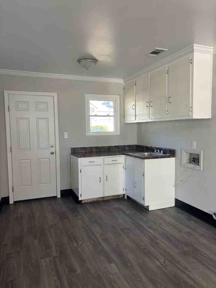 1610 N Madison St #1 - Photo 2 of 6