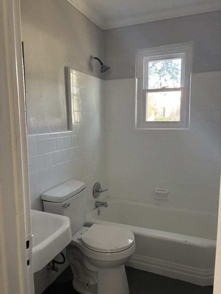 1610 N Madison St #1 - Photo 4 of 6