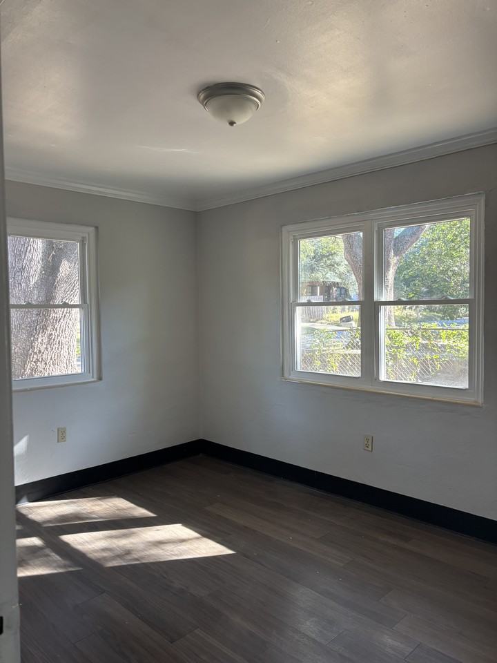 1610 N Madison St #1 - Photo 6 of 6