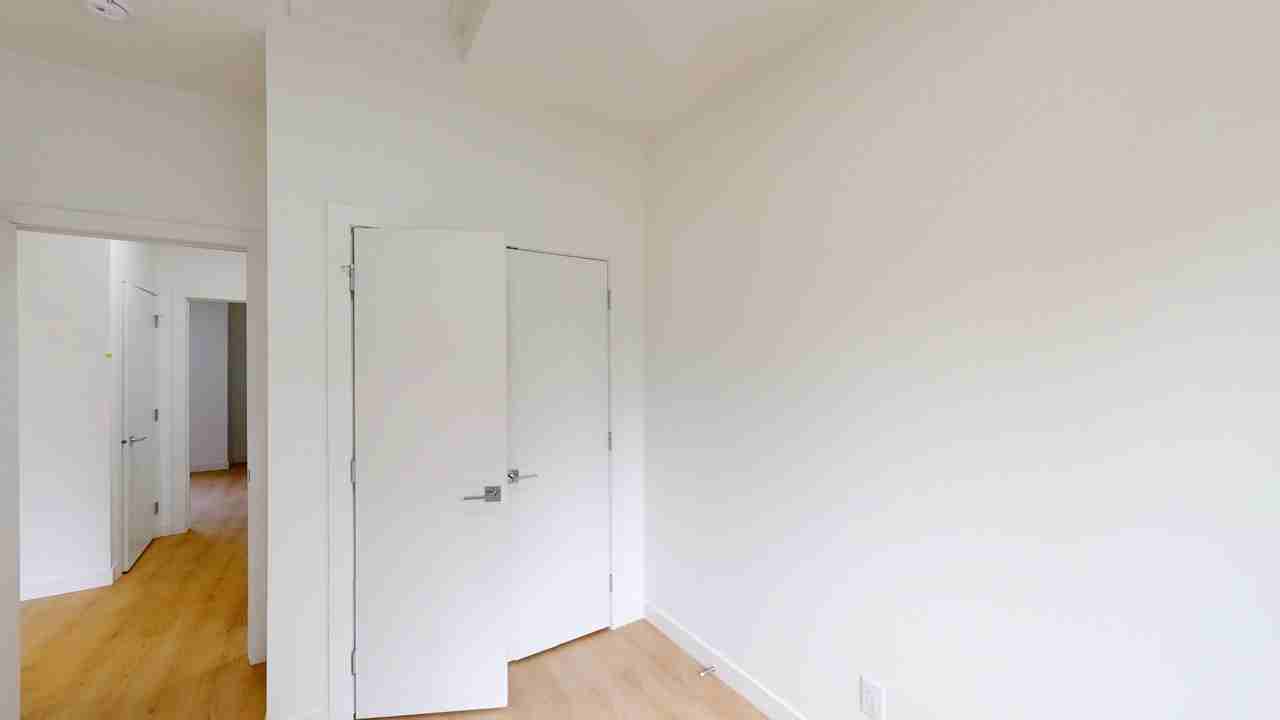 7121 Main-10965 140 Ave Nw - Photo 6 of 11