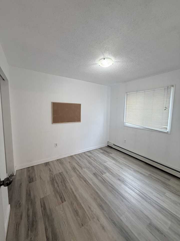 405 5th Ave N - Photo 5 of 10