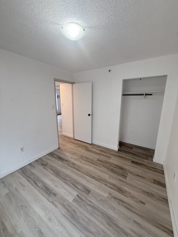 405 5th Ave N - Photo 6 of 10