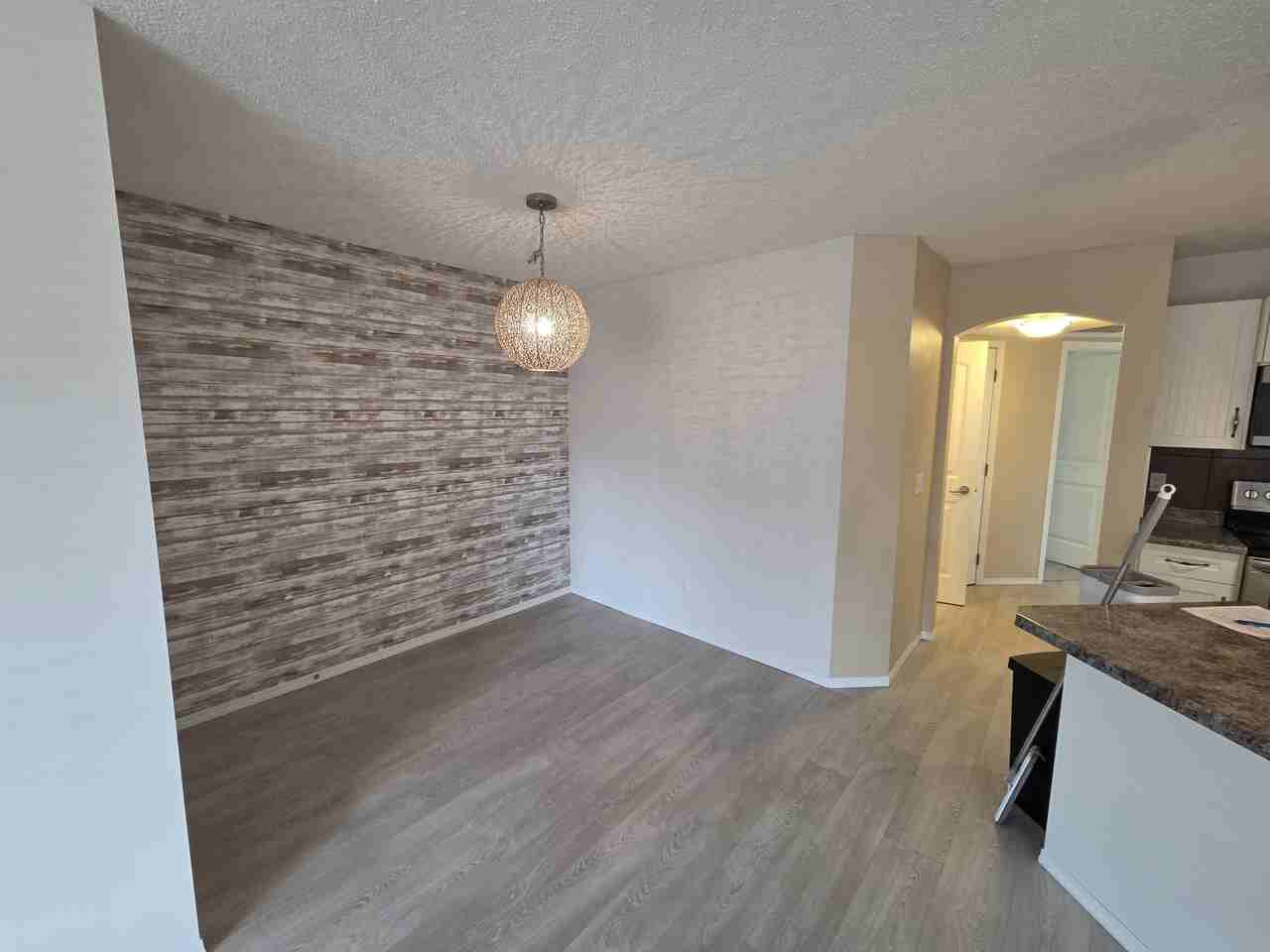 604 62 St Sw - Photo 6 of 12