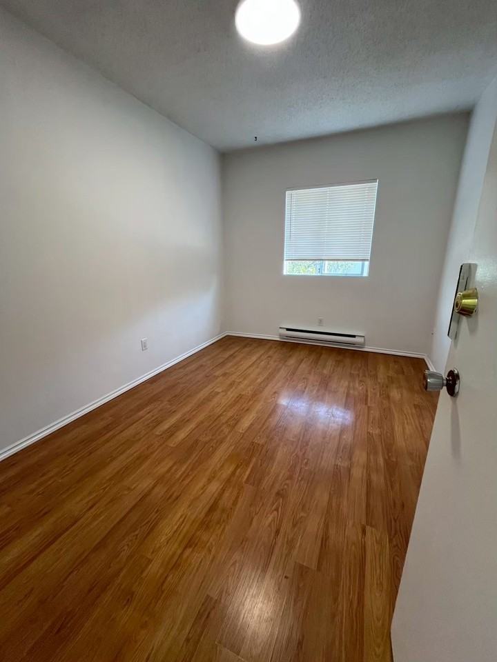 3290 Main St - Photo 2 of 9