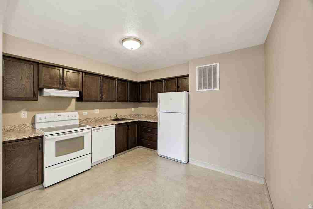 240 E 400 N #1 - Photo 5 of 13