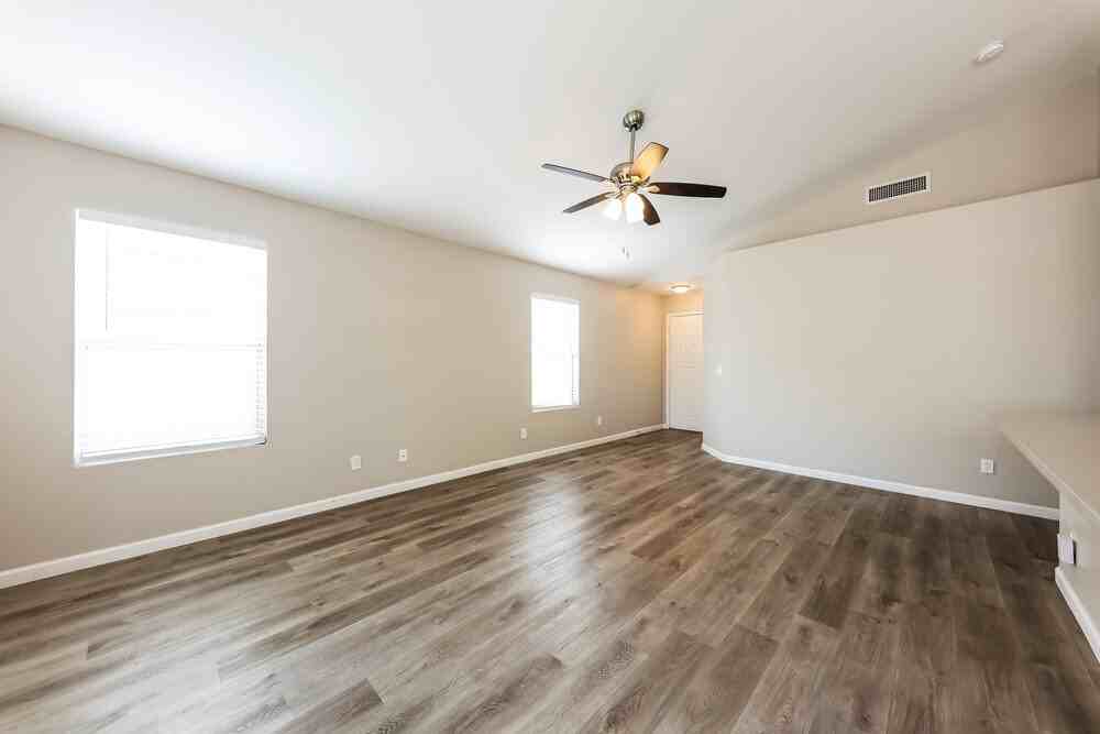 8338 W Bluefield Ave - Photo 4 of 16