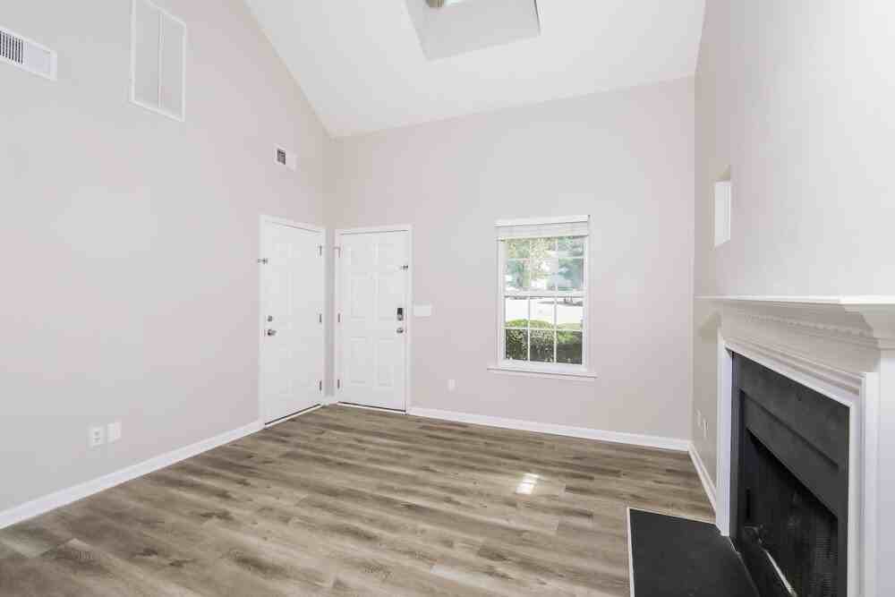 6004 Silkwater Ct - Photo 5 of 17