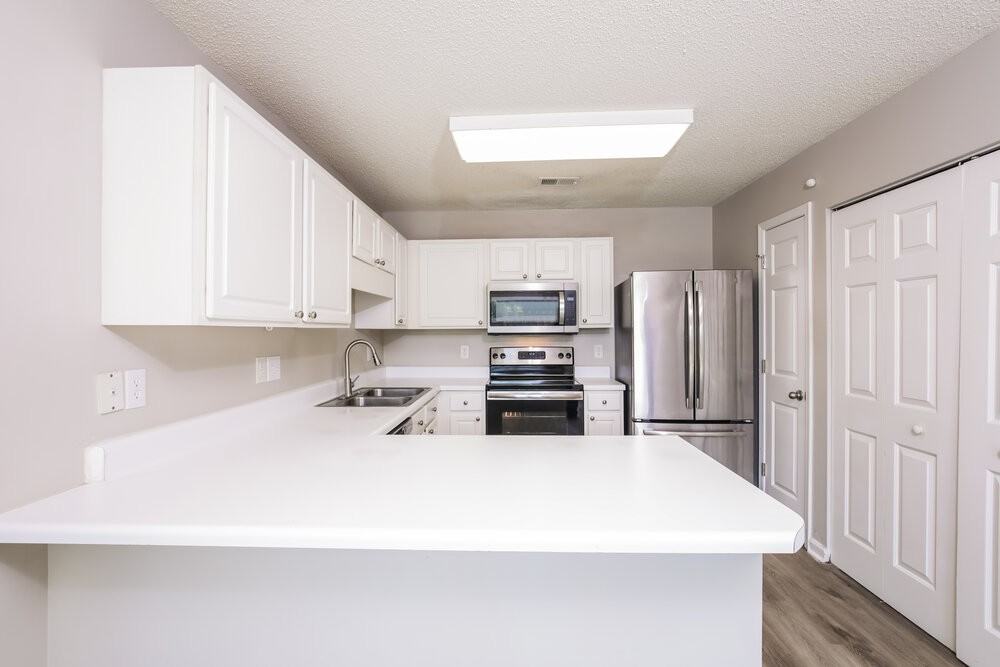 6004 Silkwater Ct - Photo 7 of 17