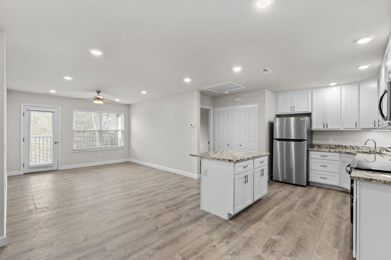 Sherman Square Apartments - Photo 4 of 50