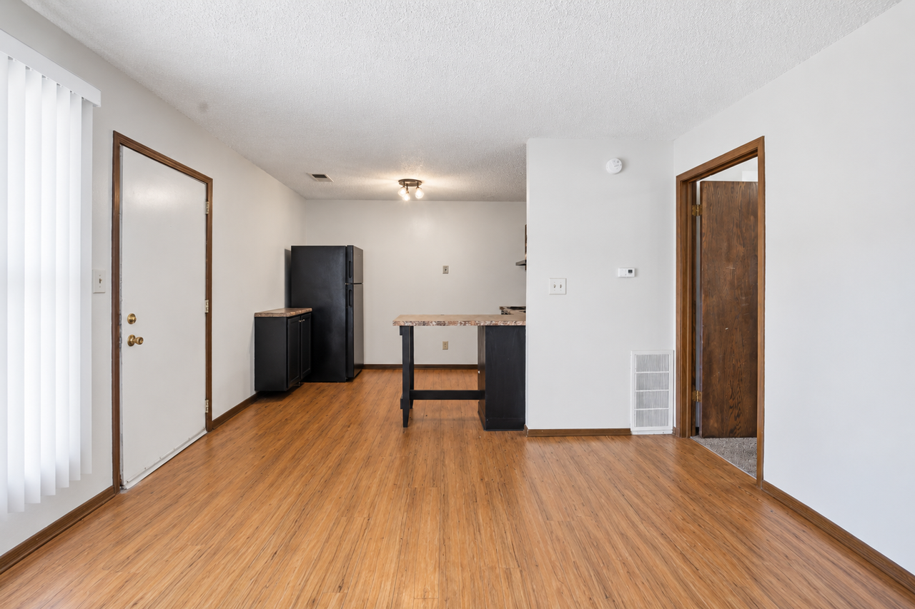 Kent Circle - Photo 5 of 22