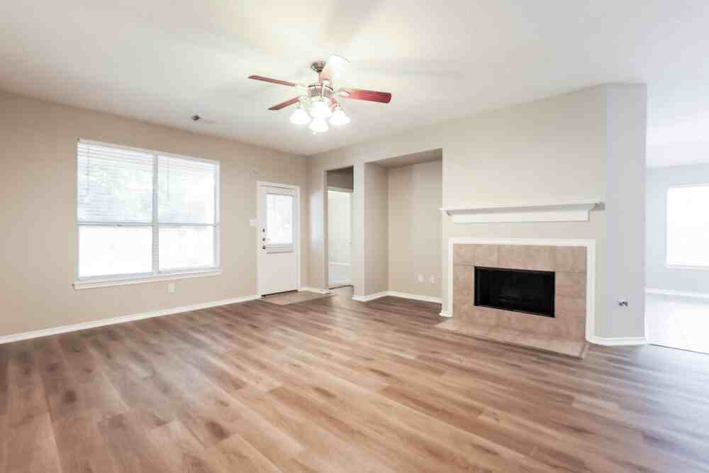 17918 Yukon Pass Dr - Photo 4 of 16