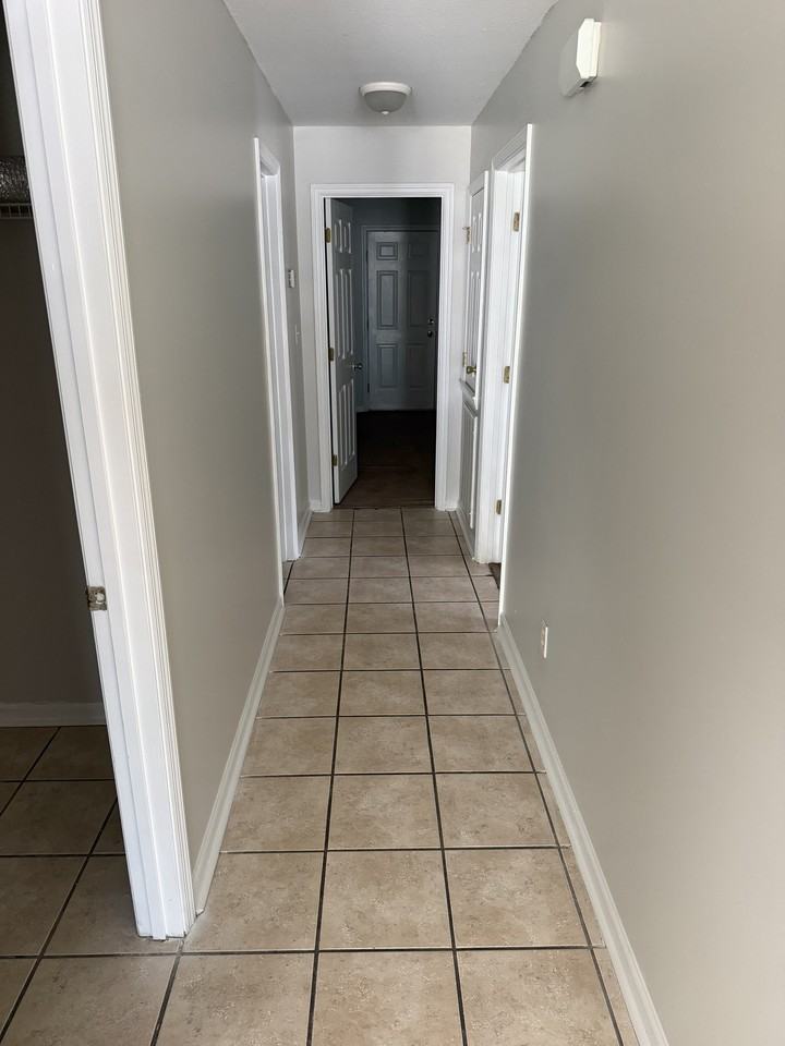 800 Cardinal Grove Ct #1 - Photo 4 of 7