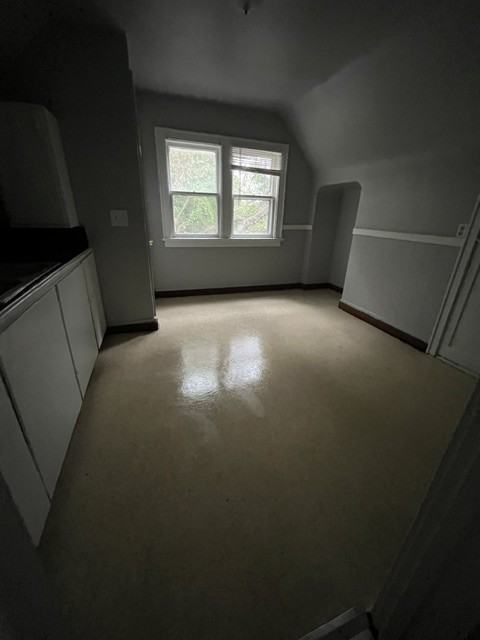 258 1st St #UP - Photo 3 of 14