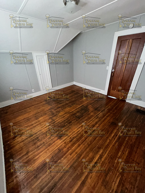 258 1st St #UP - Photo 7 of 14