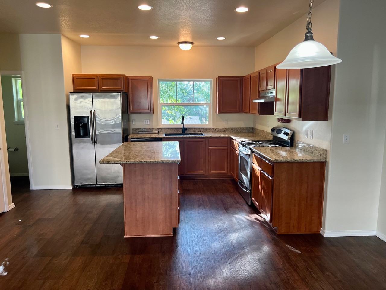 411 Berrydale Ave #6 - Photo 6 of 30