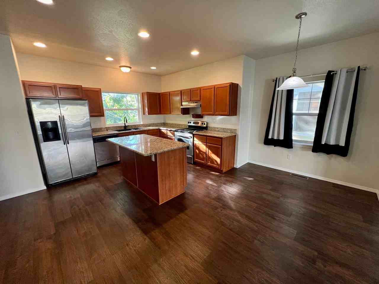 411 Berrydale Ave #6 - Photo 7 of 30