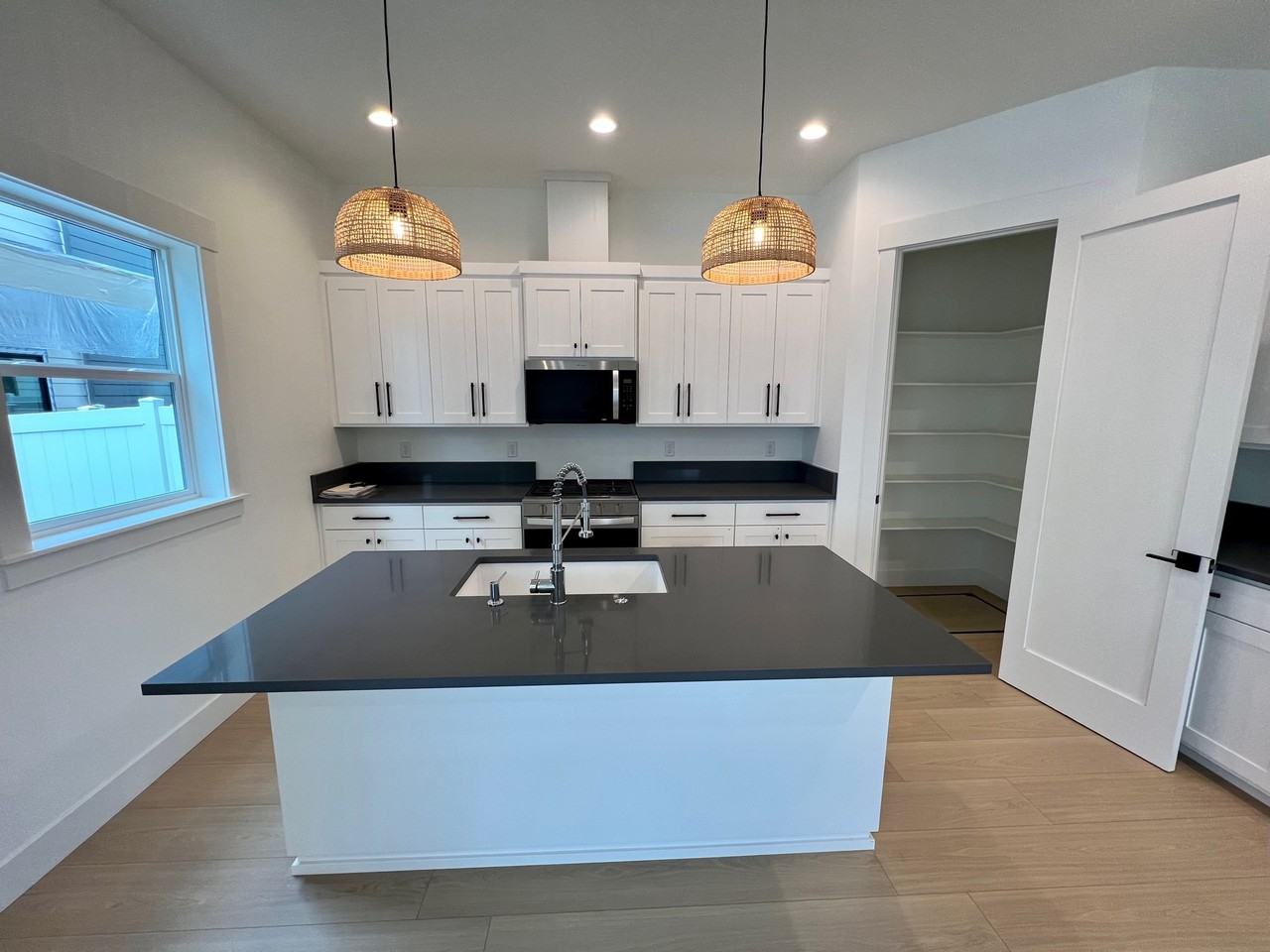 206 Bogey Ln #1 - Photo 4 of 30