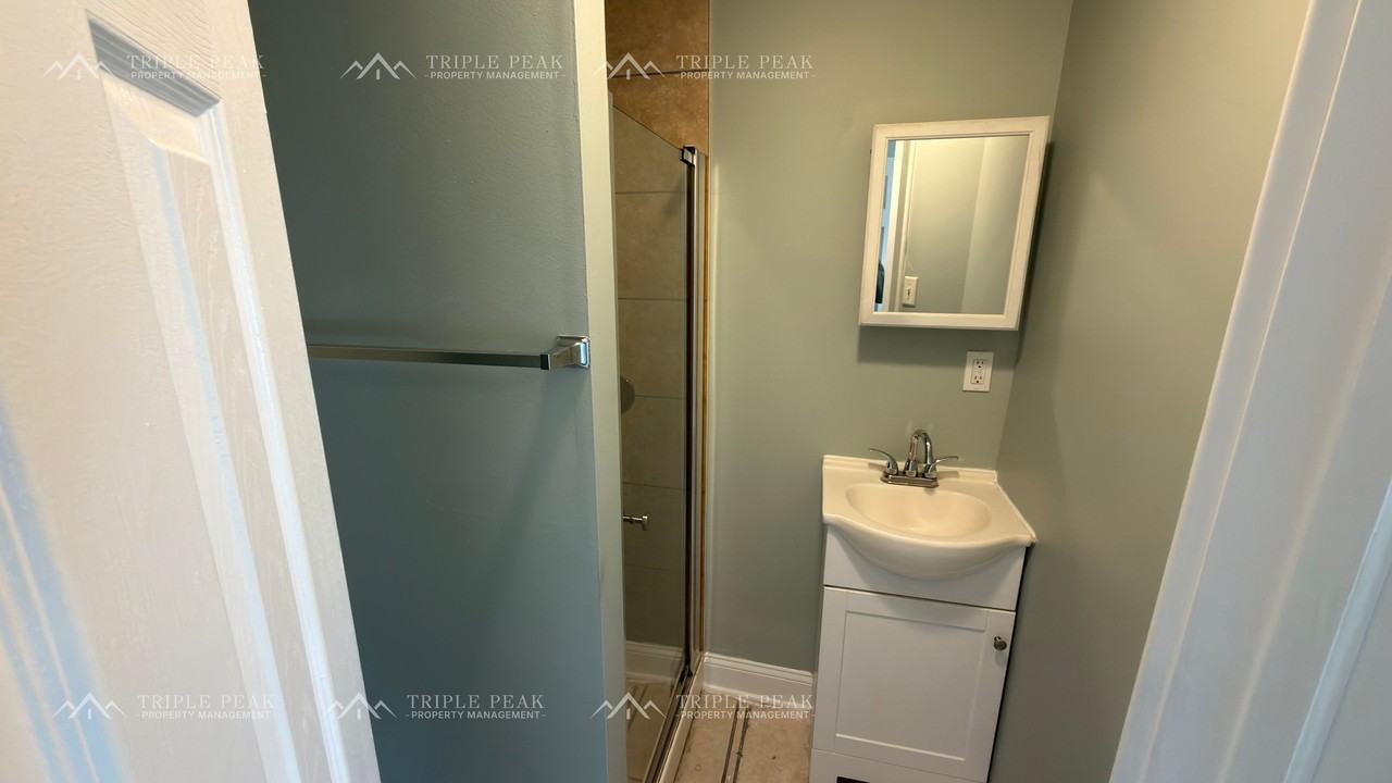 49 N Farson St #3 - Photo 4 of 10