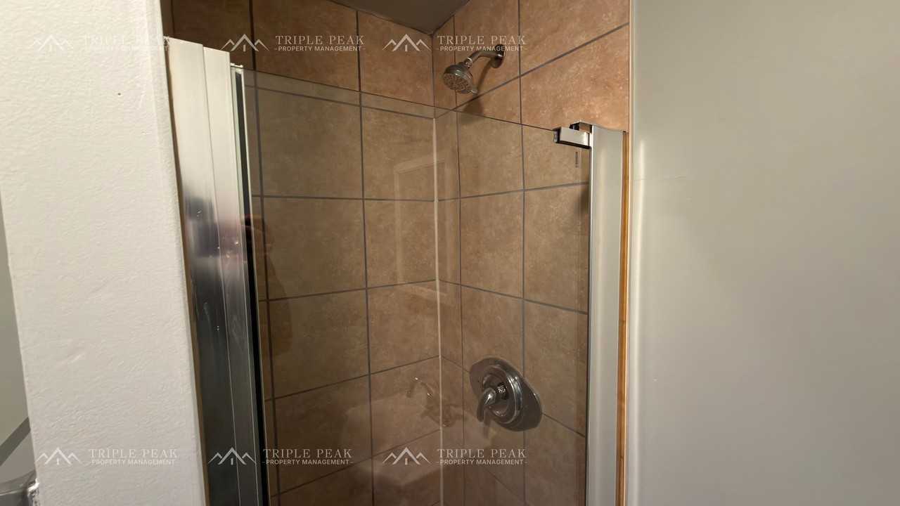49 N Farson St #3 - Photo 6 of 10