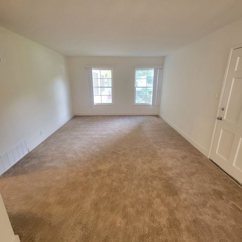 Le Park Apartments - Photo 3 of 27