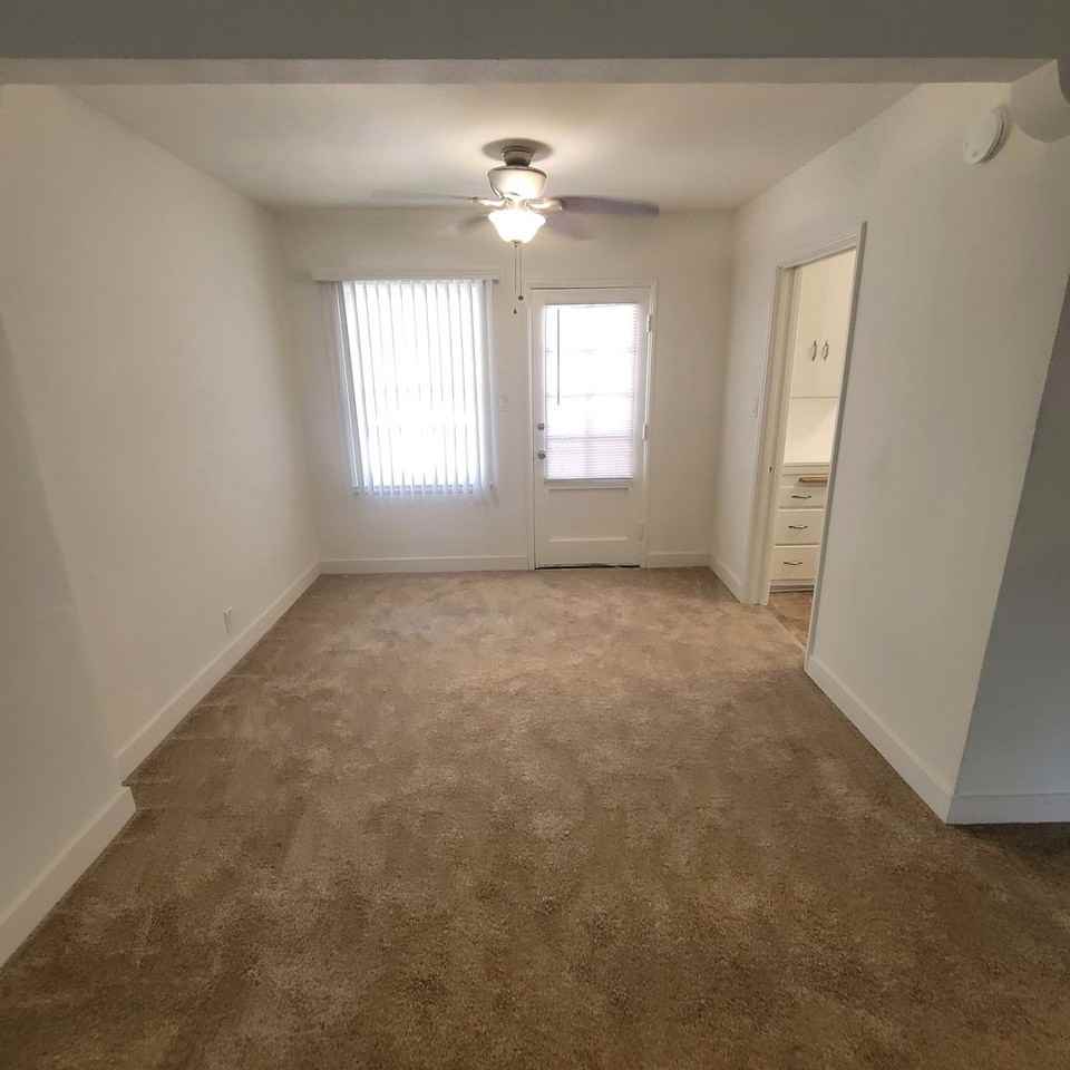 Le Park Apartments - Photo 4 of 27