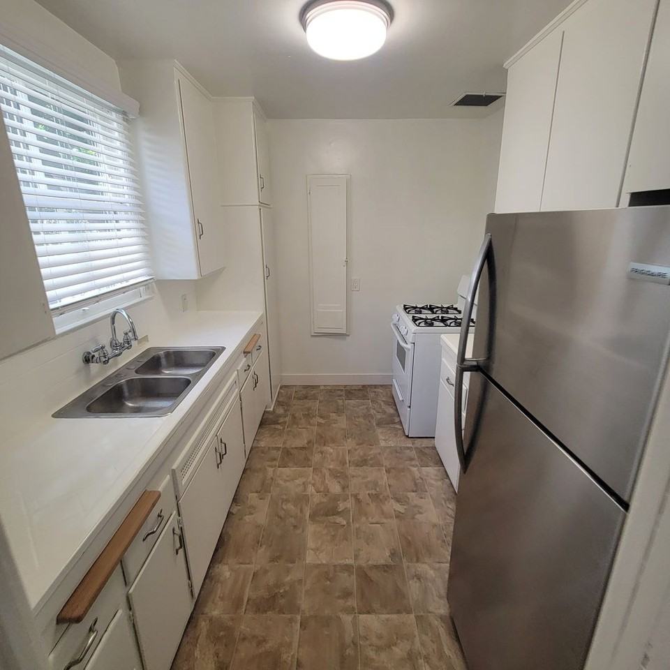 Le Park Apartments - Photo 5 of 27