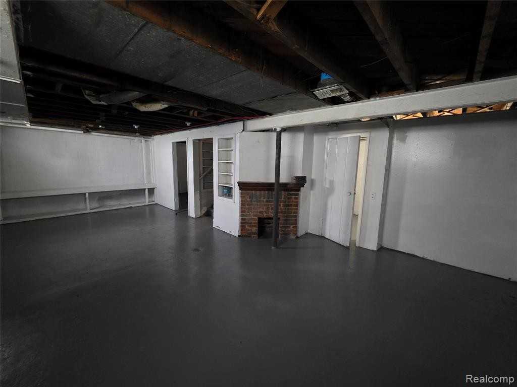 15762 Strathmoor St #1 - Photo 7 of 7