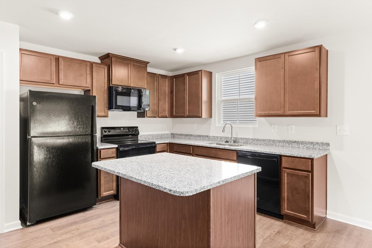 38551 Winterberry Dr #1 - Photo 4 of 25