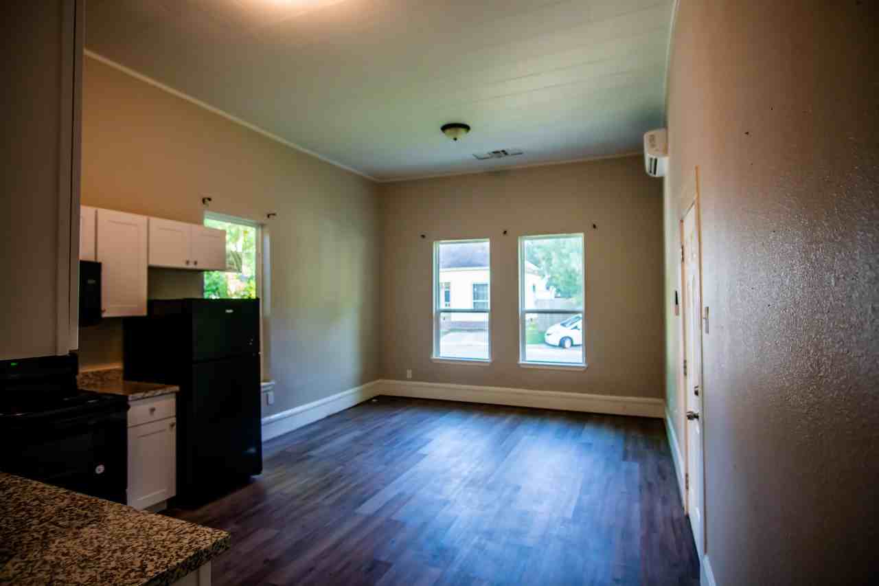 509 5th St #509B - Photo 4 of 7