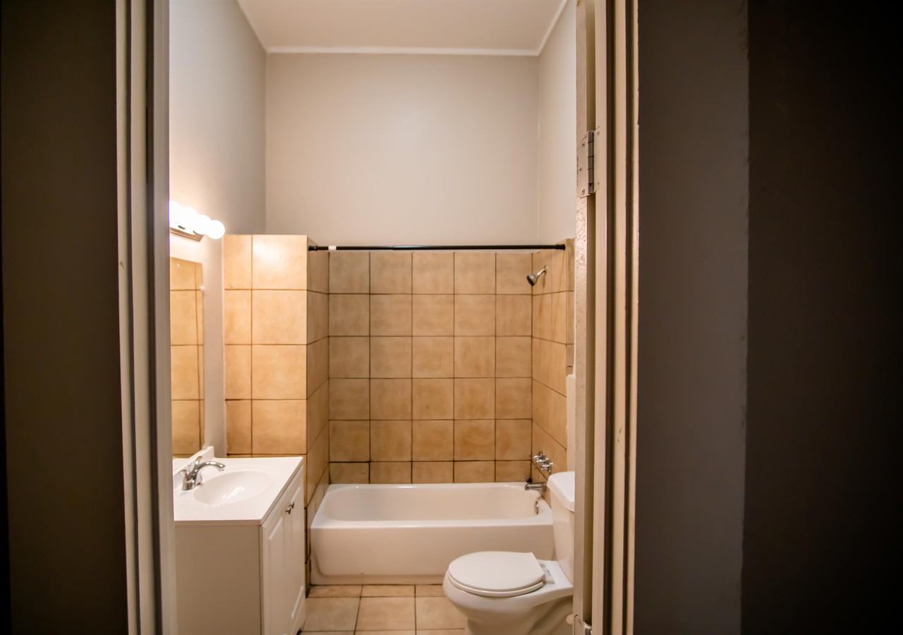 509 5th St #509B - Photo 5 of 7