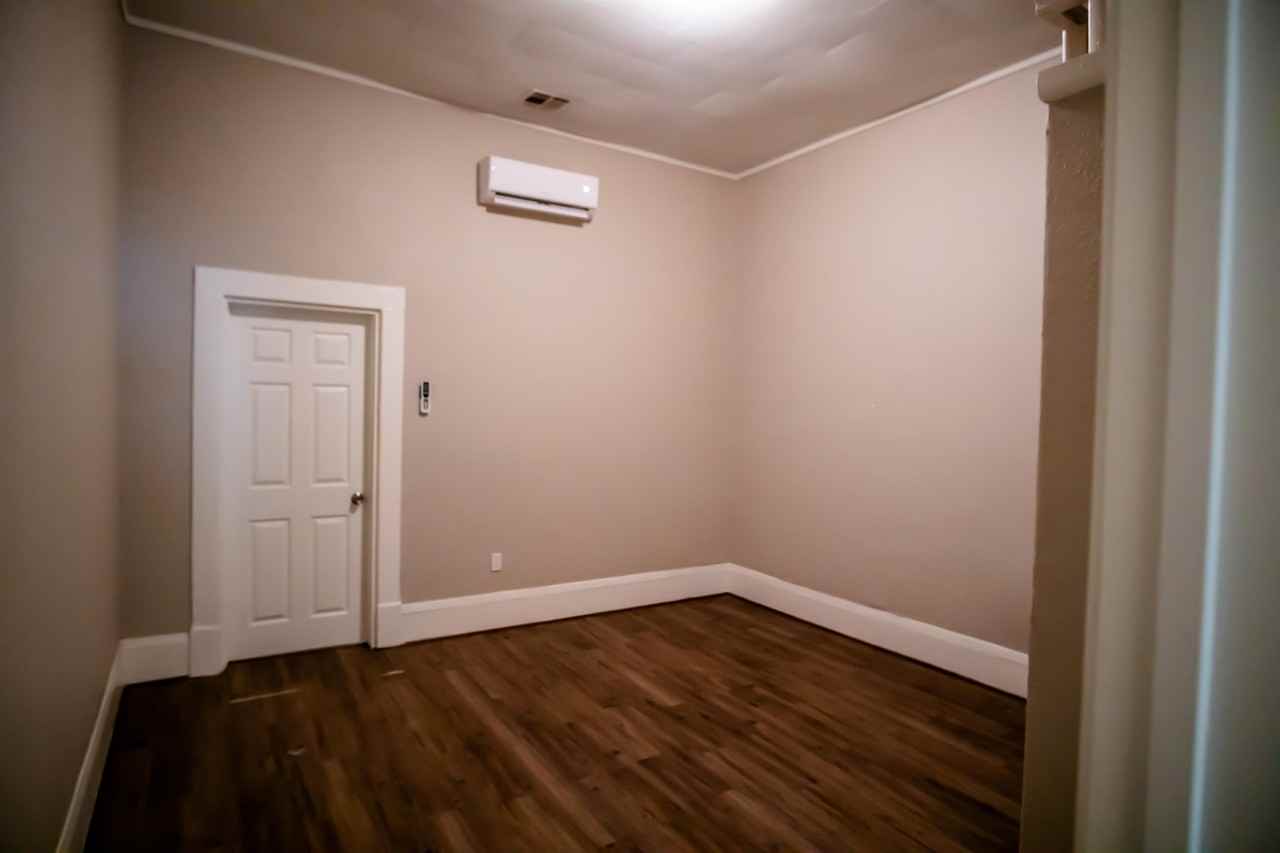 509 5th St #509B - Photo 6 of 7