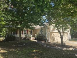 featured image of 105 Bloomingfield Pl #1