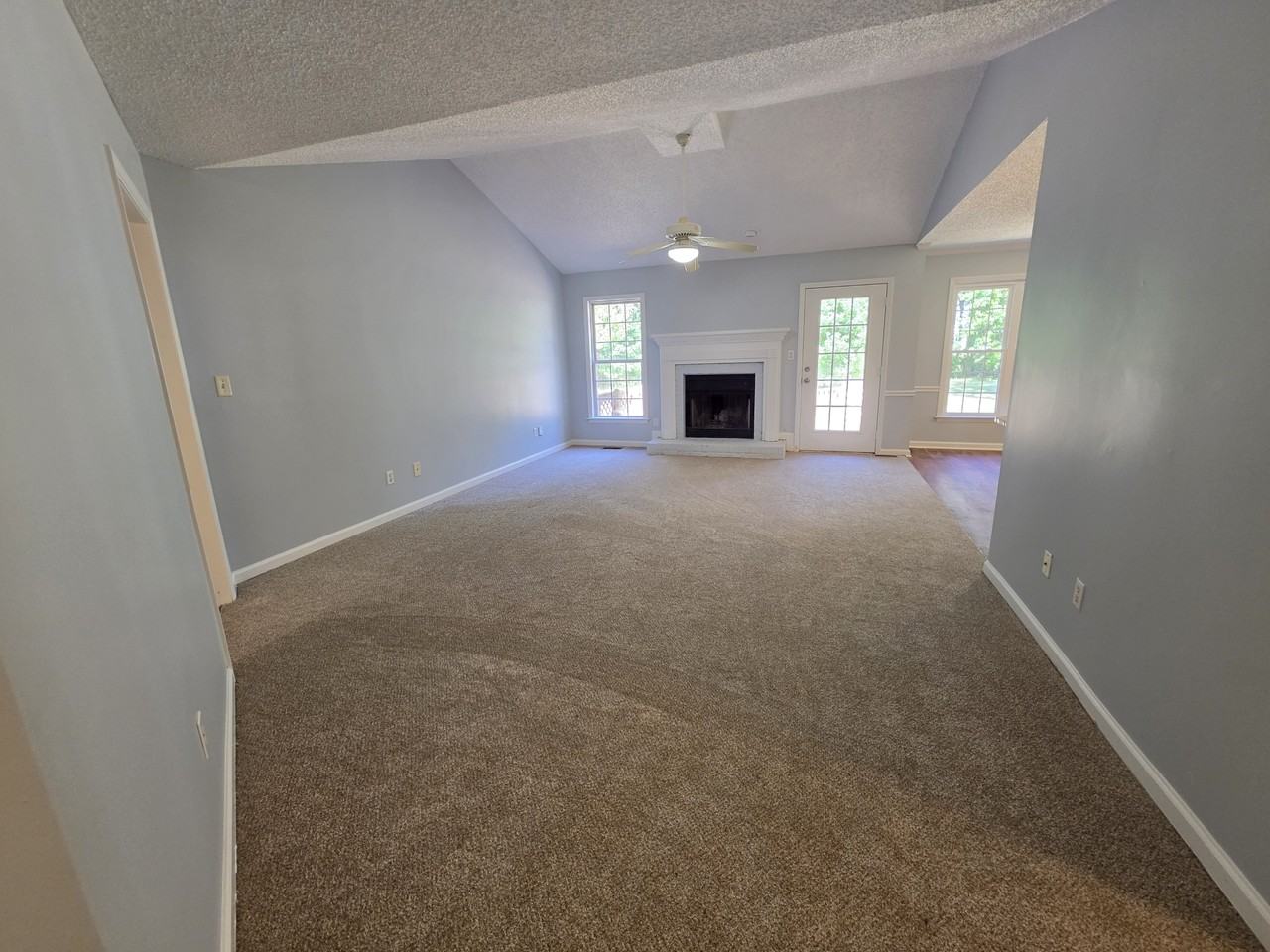 105 Bloomingfield Pl #1 - Photo 7 of 27