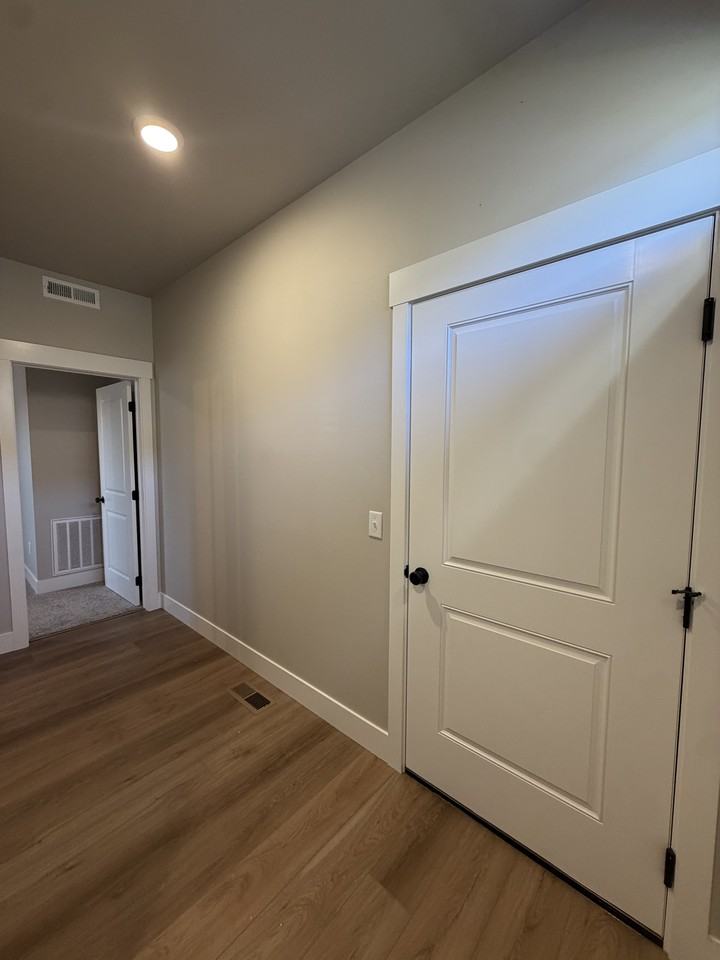 6108 Northstead Ave #202 - Photo 4 of 18