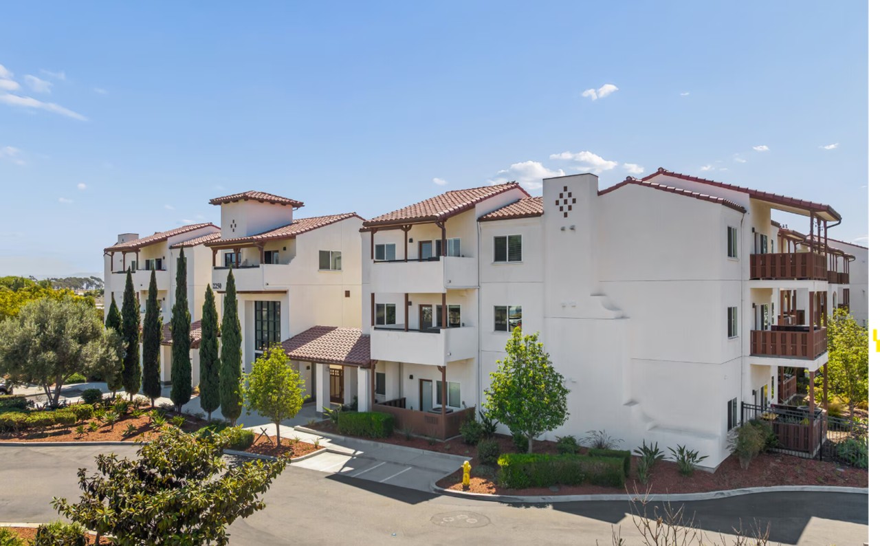 Coastal Village Apartments - Photo 5 of 40