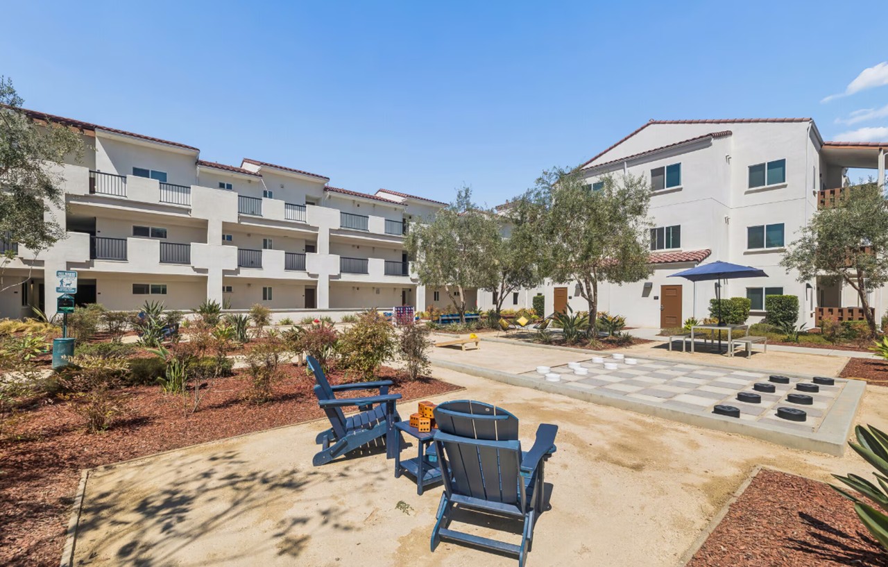 Coastal Village Apartments - Photo 6 of 40