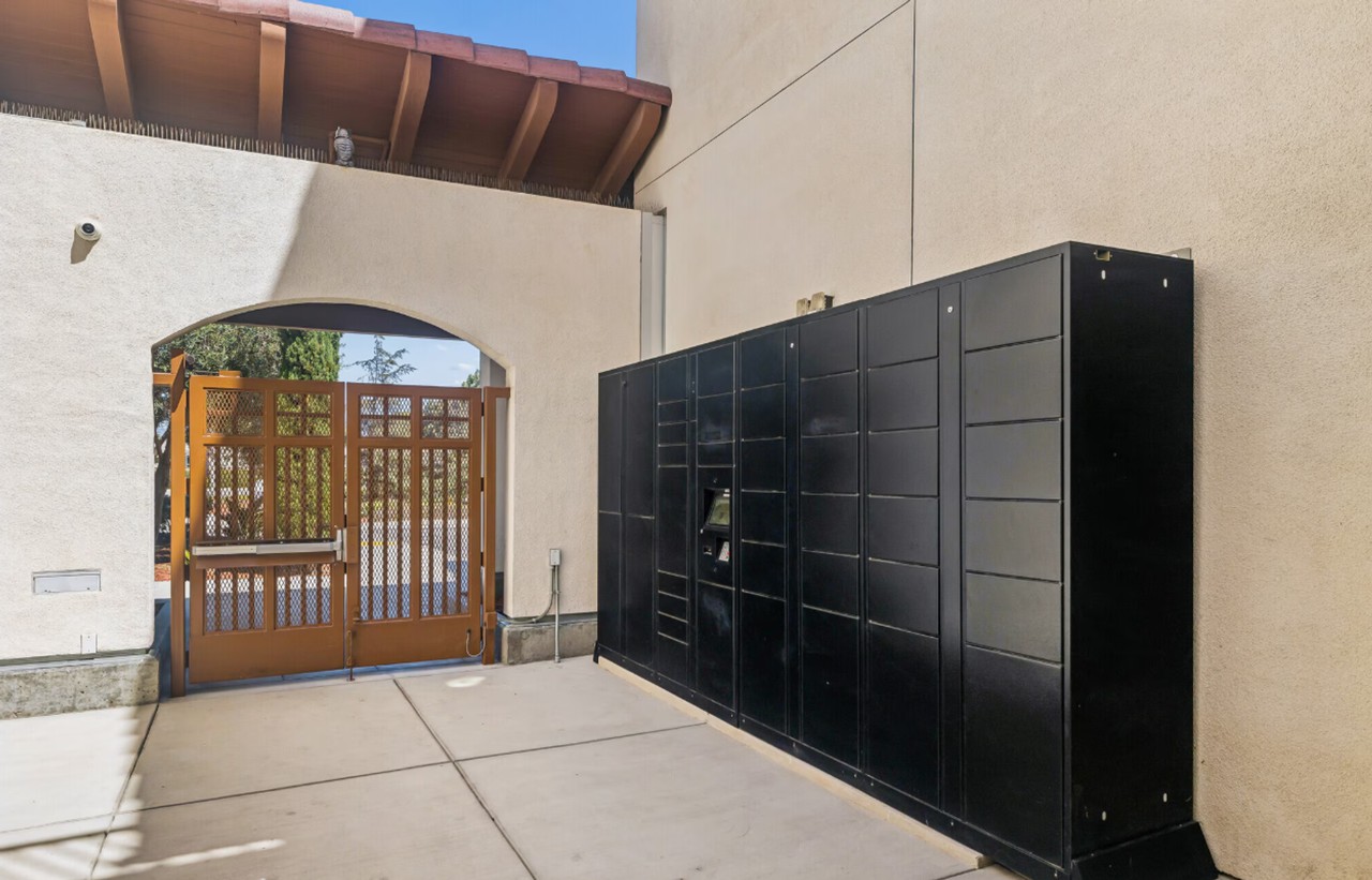 Coastal Village Apartments - Photo 7 of 40