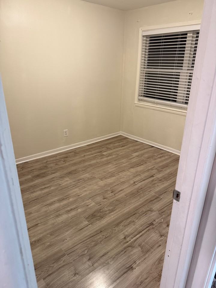 1952 Calmar St #104 - Photo 7 of 10