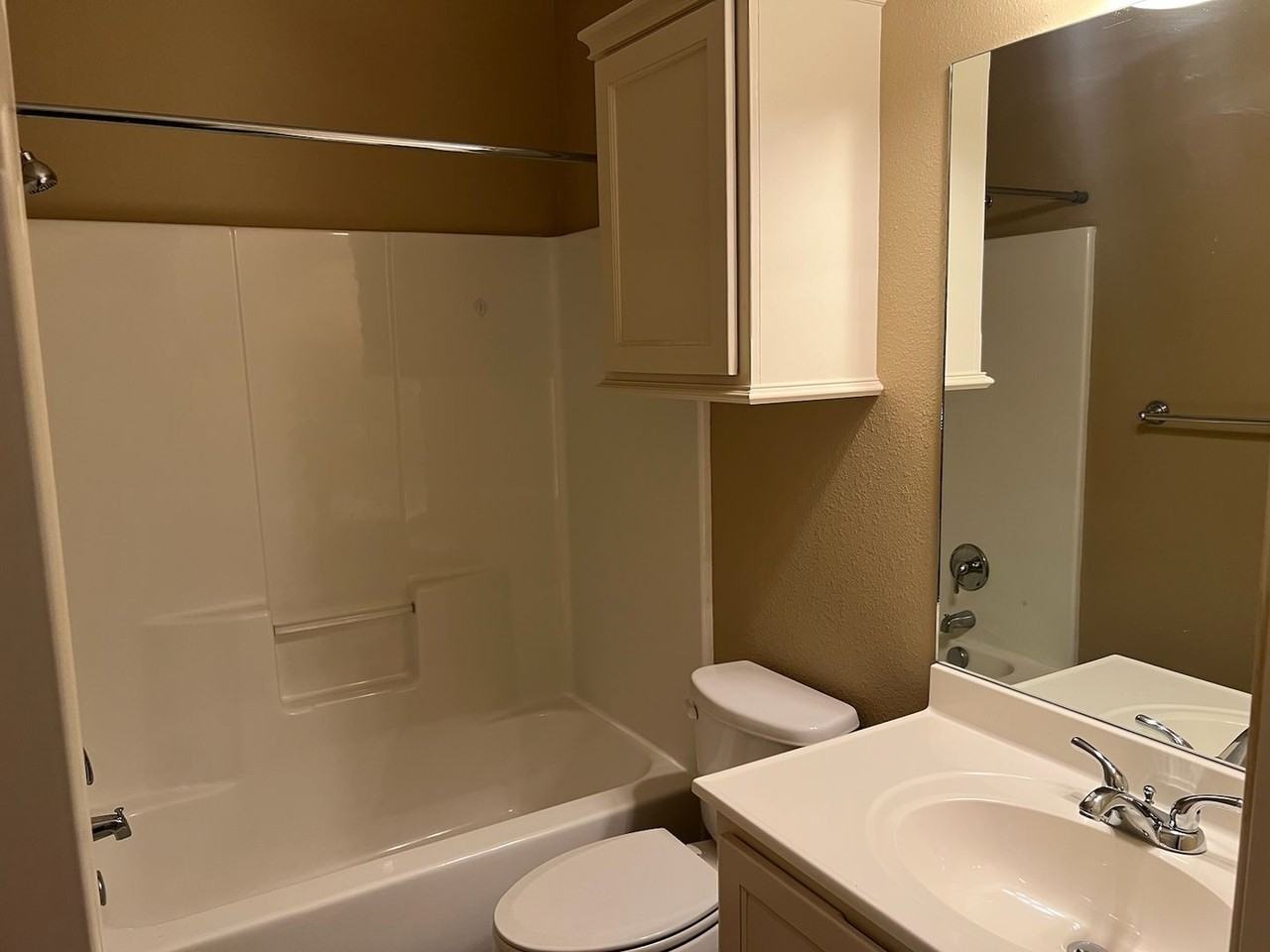 3940 Mobley Cir - Photo 6 of 16