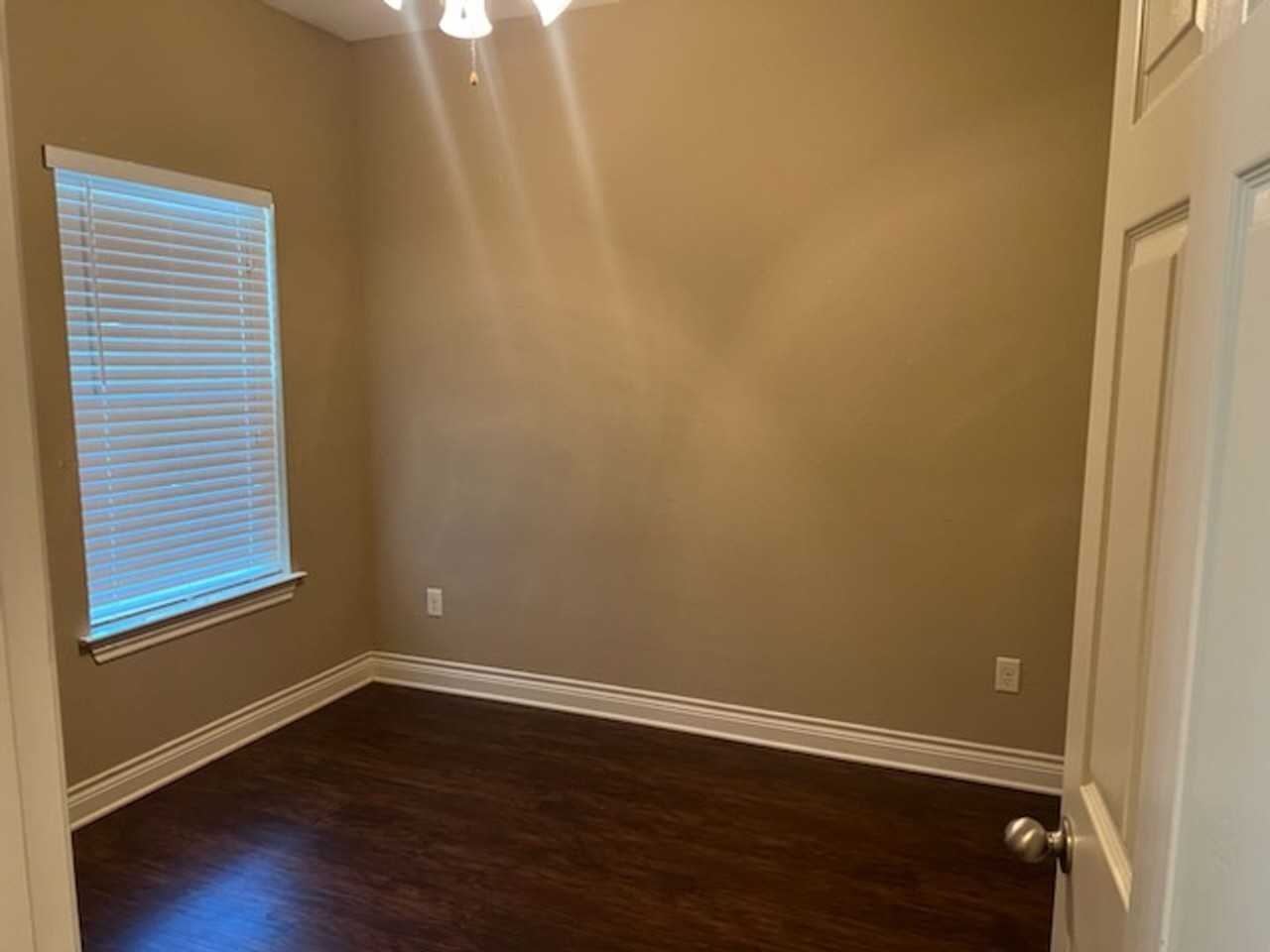 3940 Mobley Cir - Photo 7 of 16