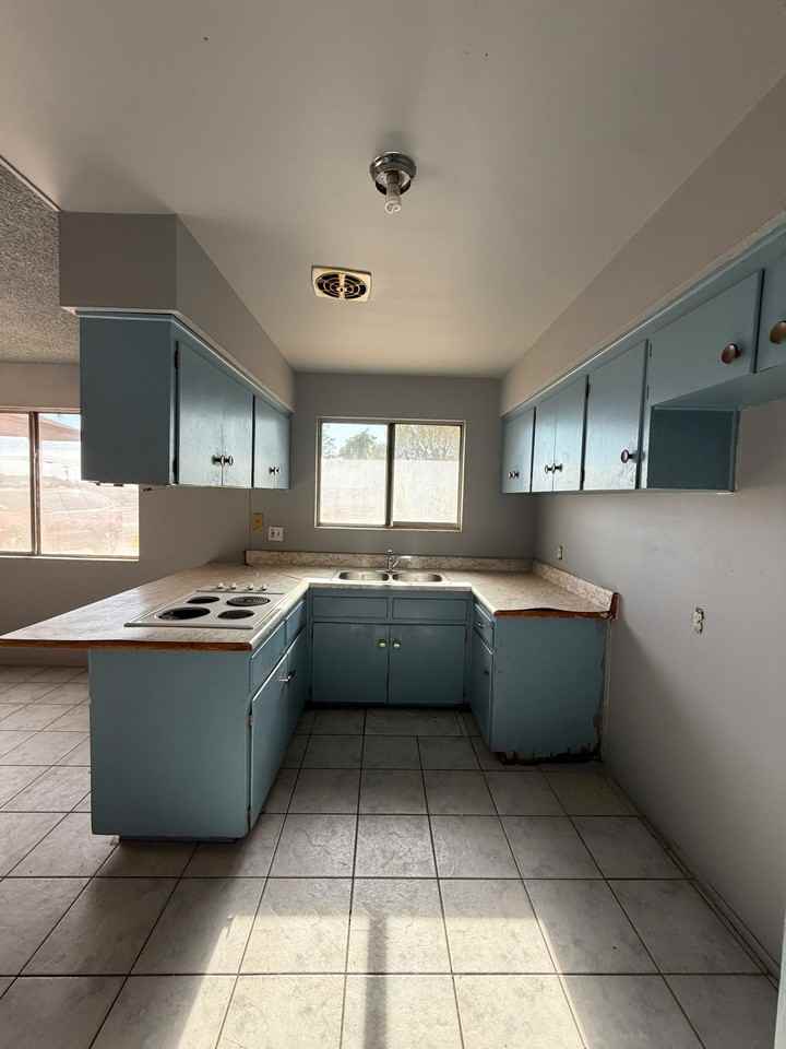 6001 N 62nd Dr #1 - Photo 4 of 13