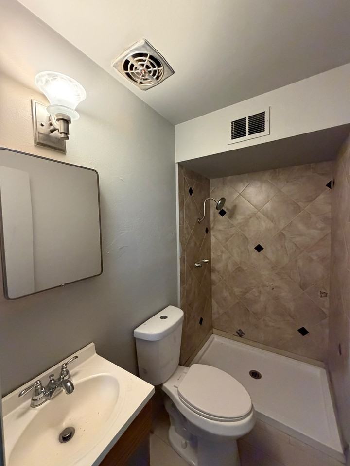 6001 N 62nd Dr #1 - Photo 7 of 13