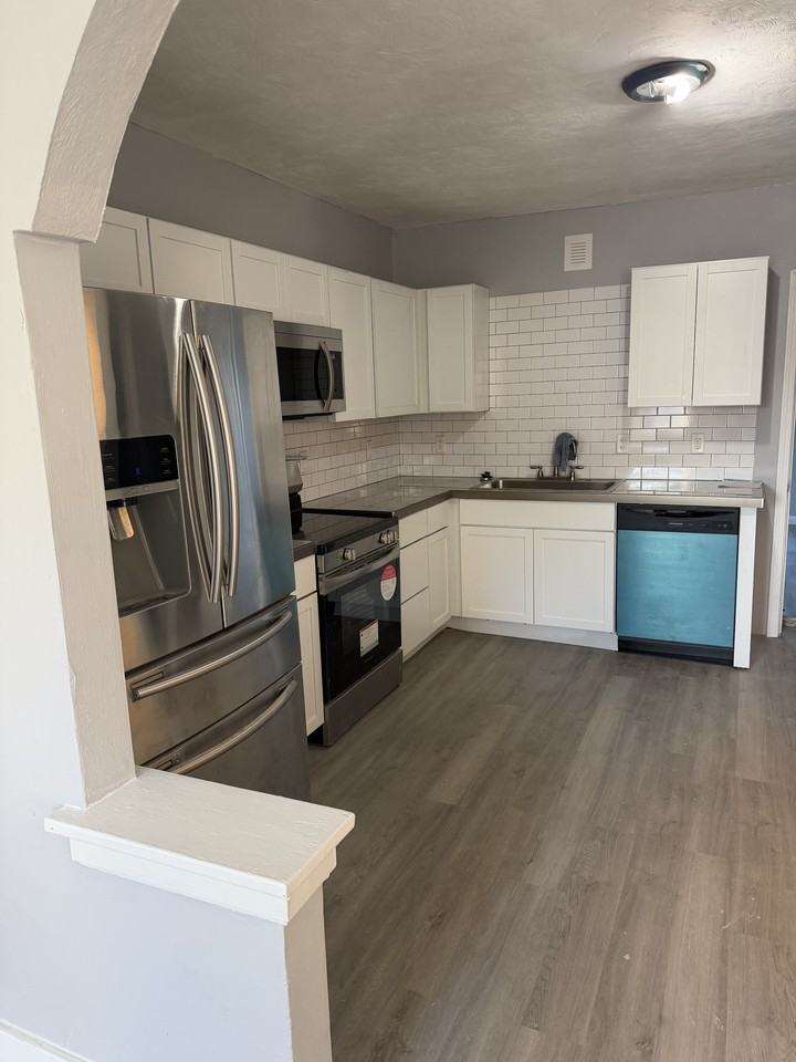 4704 Greer Ave #2 - Photo 3 of 12