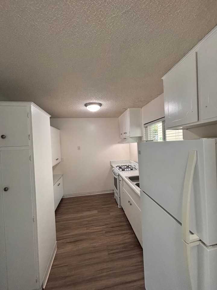University Terrace Apartments - Photo 5 of 46