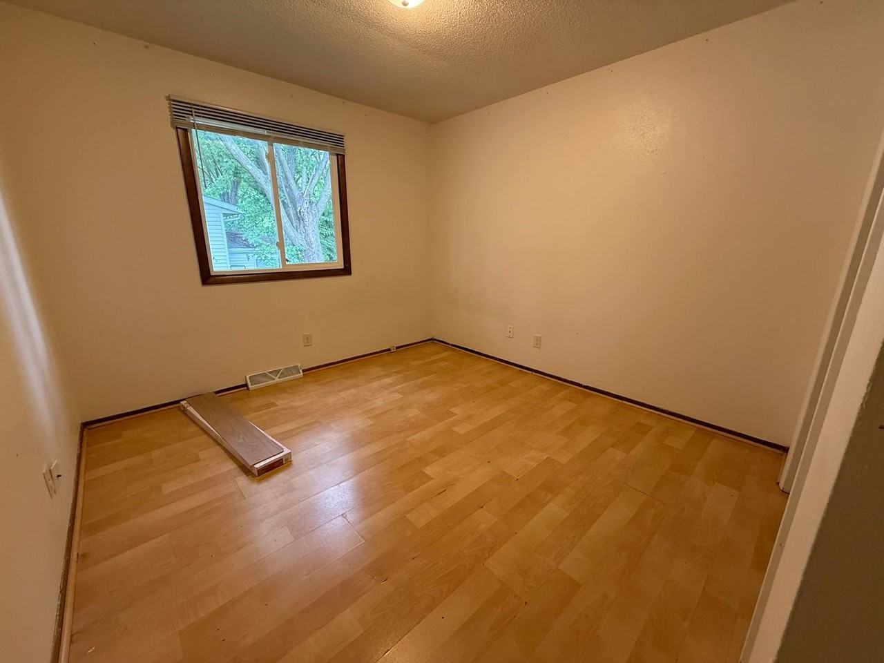EPSTEIN RENTAL - Photo 5 of 10