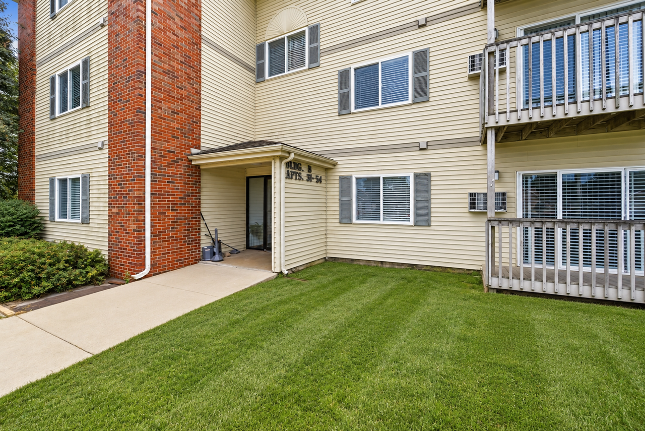 Rolling Meadows Apartments - Photo 2 of 32